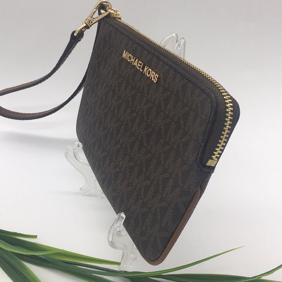 Michael Kors Jet Set Travel Brown Lg TZ Wristlet - Picture 2 of 8